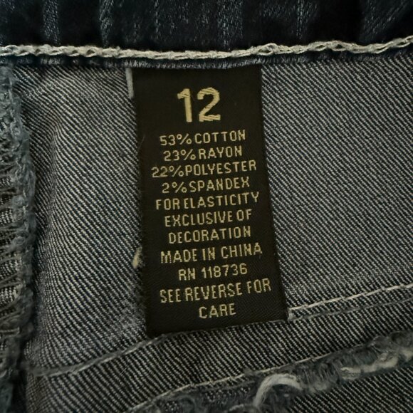  Love Indigo Women's 12 Ebroidered Studded Crop Jeans - Picture 6 of 8